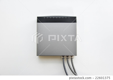 8 ports of small network switch 22601375