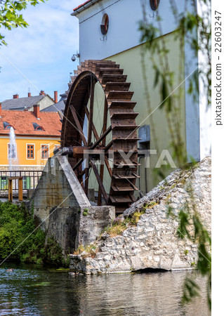 Old mill whel 22603247