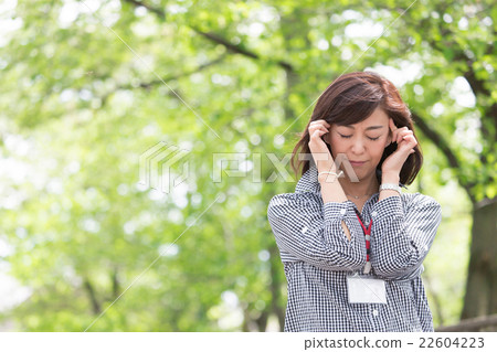 New Green Portrait · Middle Female 22604223