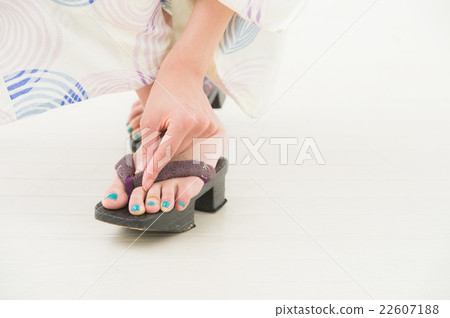 Yukata woman (feet) 22607188