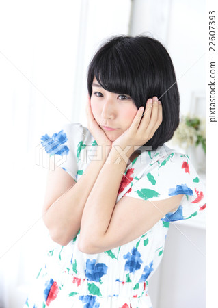 年輕女士的髮型 22607393