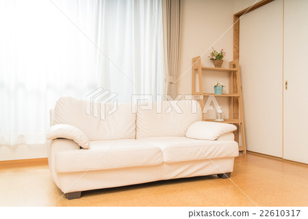 Living Living 22610317