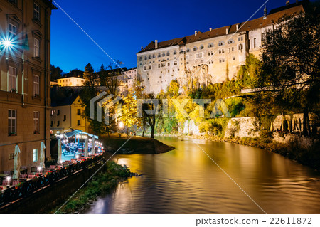 Beautiful Night View To Castle In Cesky Krumlov Beautiful Night View To Castle In Cesky Krumlov 22611872