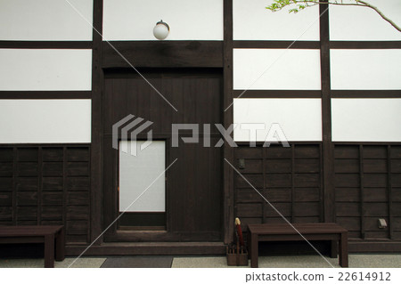 A Japanese-style building with a sliding door A Japanese-style building with a sliding door 22614912