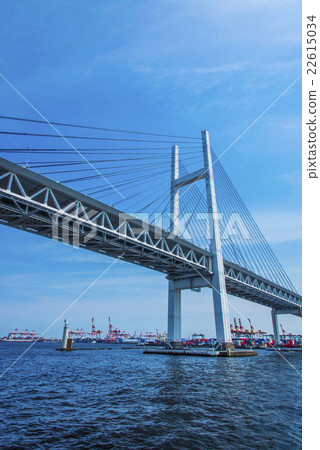 Yokohama Bay Bridge seen from the ship 22615034