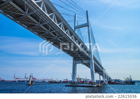 Yokohama Bay Bridge seen from the ship 22615036