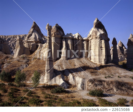 Bassilere Valley Bassilere Valley 22615086