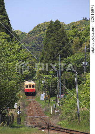 Kominato鐵路Kiha進入Kagoshimono車站 22616975