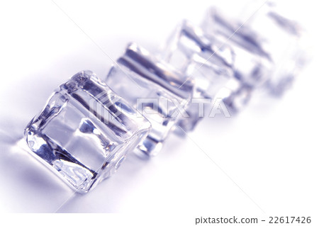 ice cubes 22617426