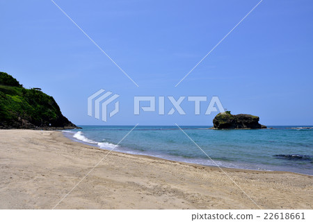 White rabbit coast and Ikiginojima (Tottori city, Tottori prefecture) 22618661