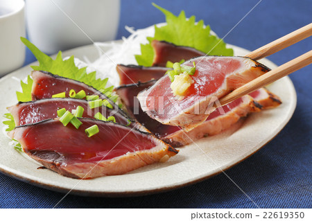 Seared bonito Seared bonito 22619350