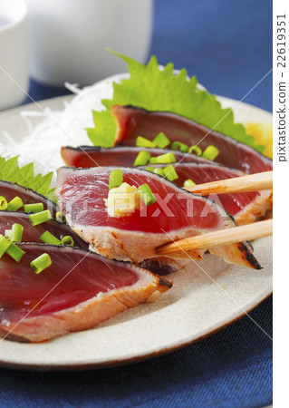 Seared bonito Seared bonito 22619351