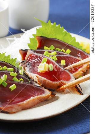 Seared bonito Seared bonito 22619387