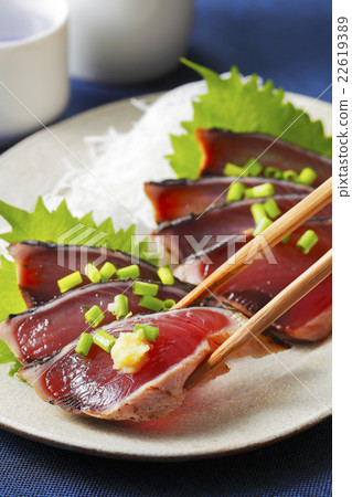 Seared bonito Seared bonito 22619389