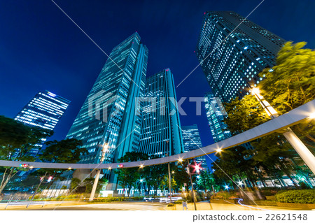 Night view of Shinjuku skyscraper 22621548