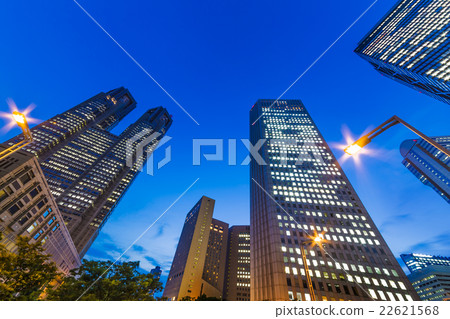 黃昏的新宿高層建築 黃昏的新宿高層建築 22621568