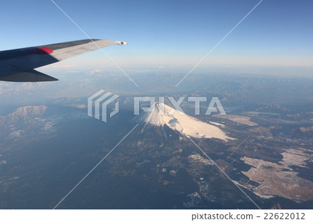 Flight feathers and Fuji Flight feathers and Fuji 22622012