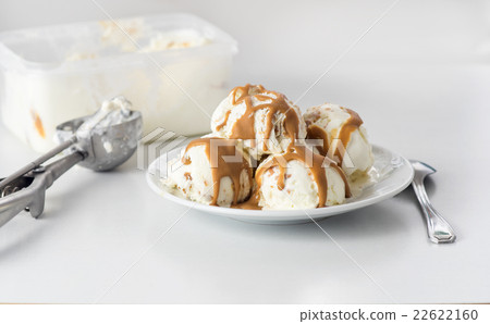Homemade vanilla ice cream 22622160