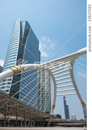 Chong Nonsi skywalk at Bangkok skytrain station 22625085