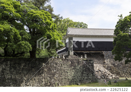 被地震摧毀的熊本城堡 22625122