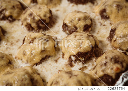 Cheese balls with garlic and mayonnaise.  22625764