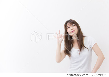 White T-shirt female · white back 22629996