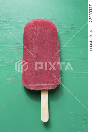 Homemade Raspberry and vanilla popsicle 22633337