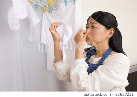 Image of smelly laundry 22637231
