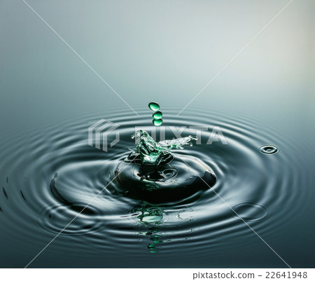 Three Green Drops Three Green Drops 22641948