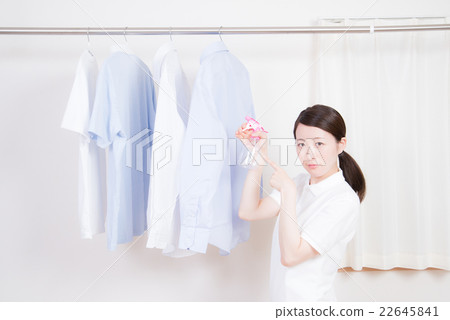 房間乾燥的女人 房間乾燥的女人 22645841