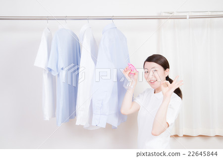 房間乾燥的女人 房間乾燥的女人 22645844