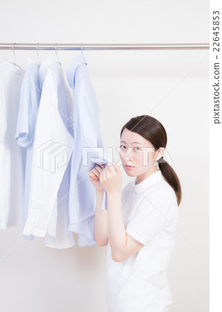房間乾燥的女人 房間乾燥的女人 22645853