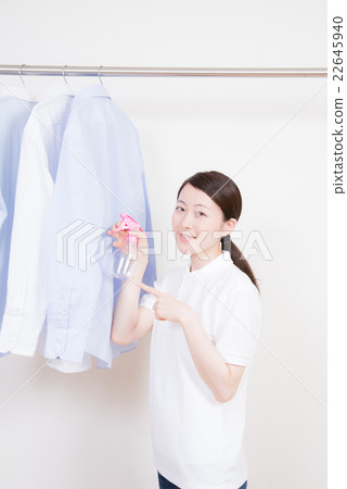 房間乾燥的女人 房間乾燥的女人 22645940