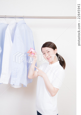 房間乾燥的女人 房間乾燥的女人 22645941