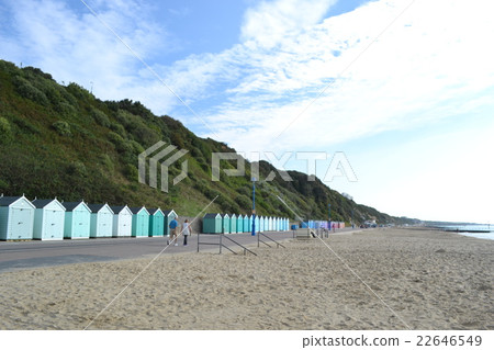 Beach House 22646549