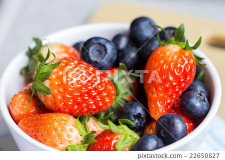 Fresh strawberries and blueberries Fresh strawberries and blueberries 22650827