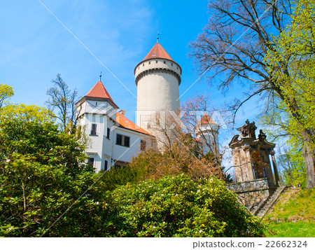 Chateau Konopiste on sunny day Chateau Konopiste on sunny day 22662324