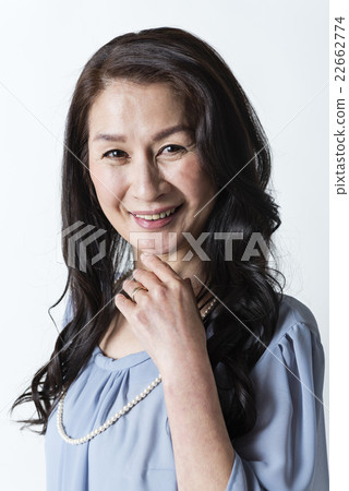 Large number of people lifestyle 22662774