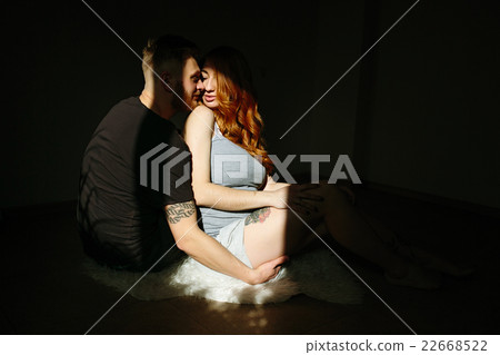 husband and pregnant wife husband and pregnant wife 22668522