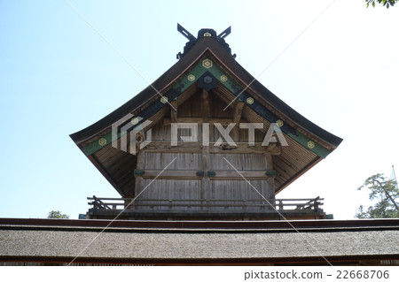從Izumo Taisha Shrine主殿後面看到的國寶 從Izumo Taisha Shrine主殿後面看到的國寶 22668706