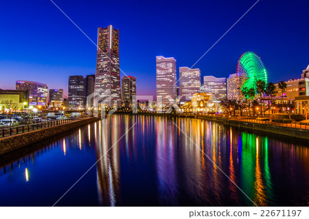 Evening scenery of Minato Mirai 22671197