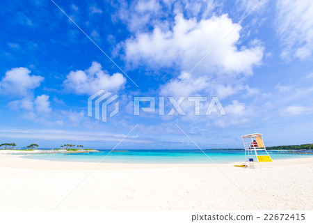 Emerald Beach 22672415