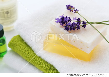毛巾和薰衣草 22677450
