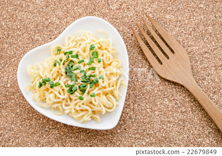 White bowl of instant noodles. 22679849