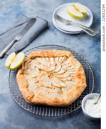 Apple galette pie tart with cinnamon Cooling rack Apple galette pie tart with cinnamon Cooling rack 22681294