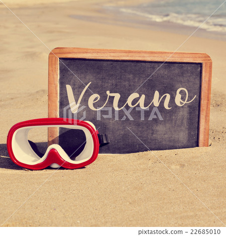 word verano, summer in spanish, in a chalkboard 22685010