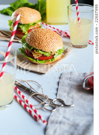 Traditional Hamburgers Fast Food Unhealthy Table Traditional Hamburgers Fast Food Unhealthy Table 22687999