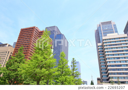 Office building group and blue sky [Tokyo Marunouchi] 22693207