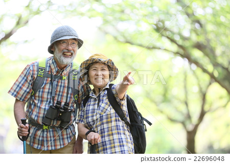 Senior trekking 22696048