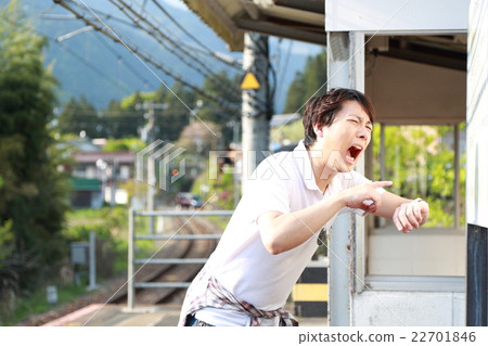 One man uninhabited station (rural single-track home scenery landscape train train travel homecoming railway spring and summer track) 22701846